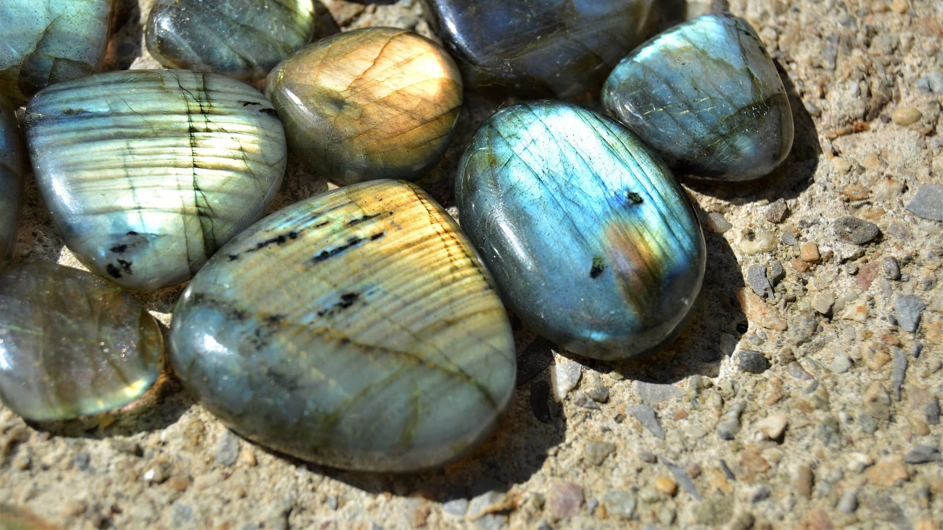 Black Labradorite Meaning: Protection, Transformation, and Intuition